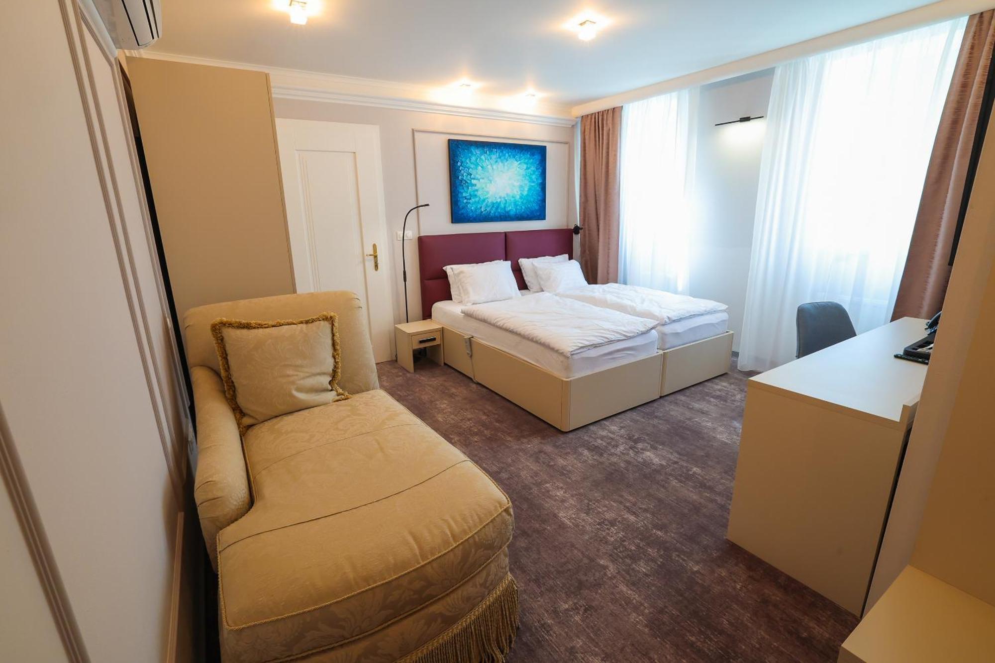 Boutique Hotel Ambiente ****+ Karlsbad Buitenkant foto
