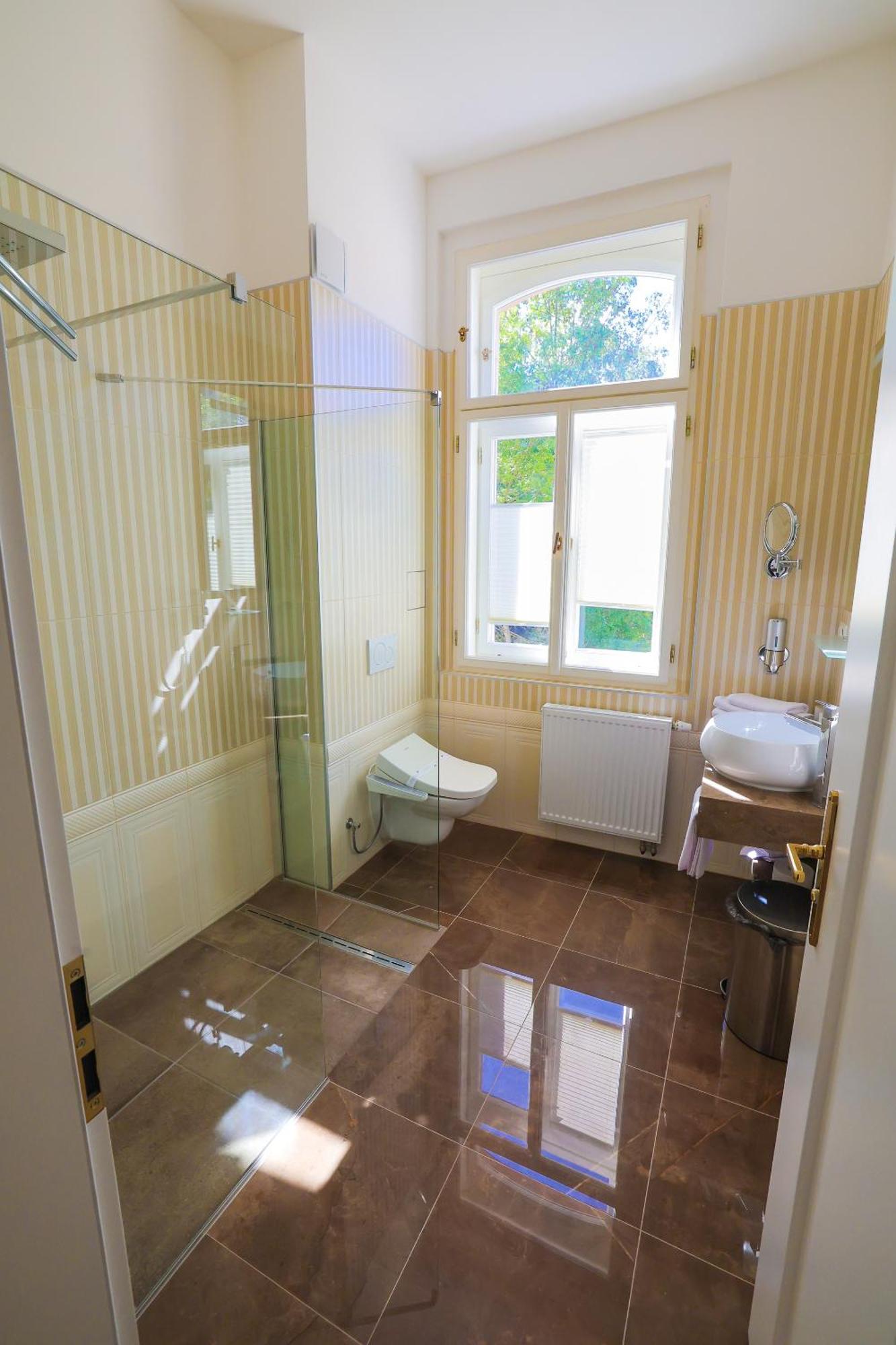 Boutique Hotel Ambiente ****+ Karlsbad Buitenkant foto