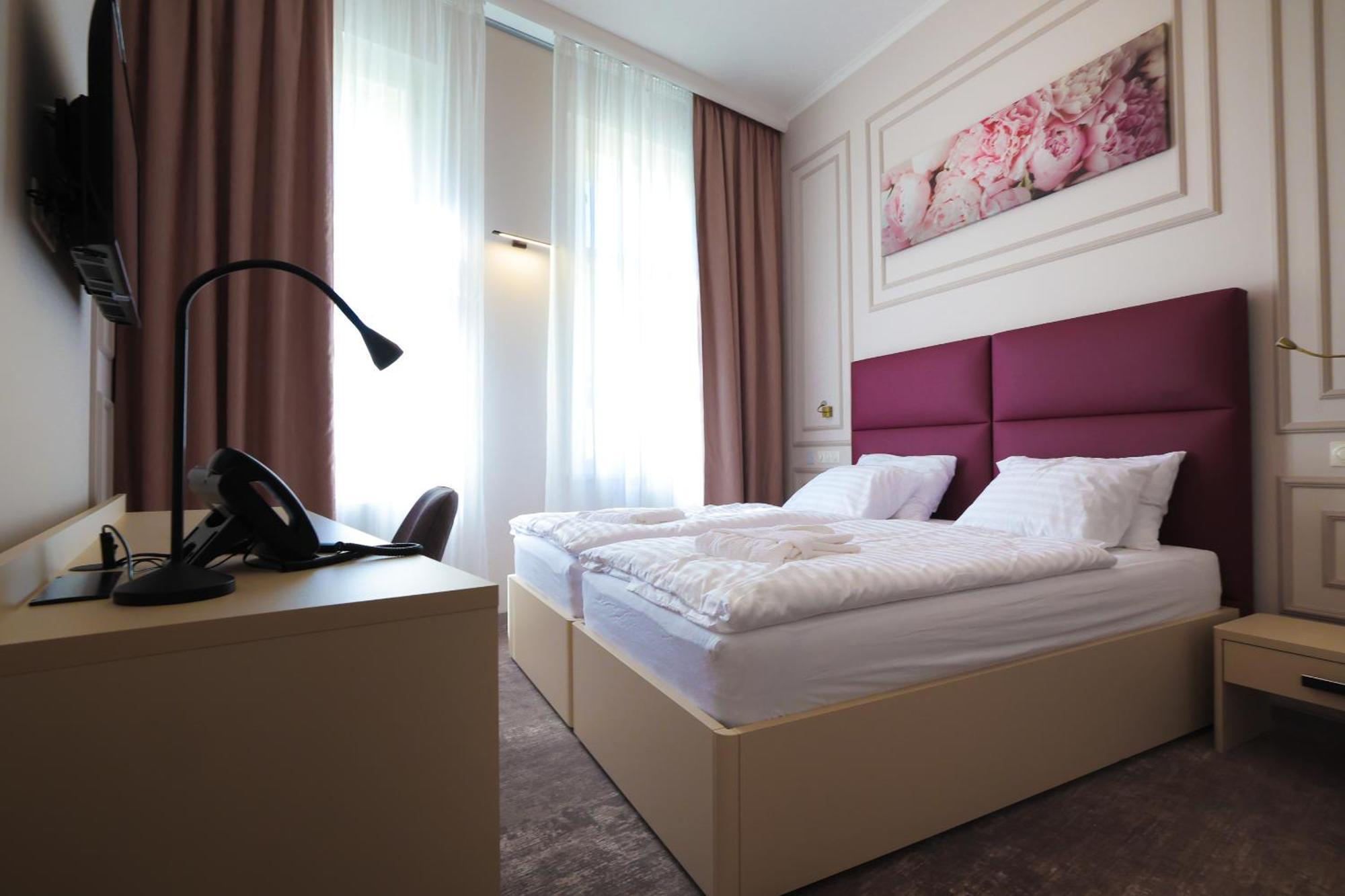 Boutique Hotel Ambiente ****+ Karlsbad Buitenkant foto