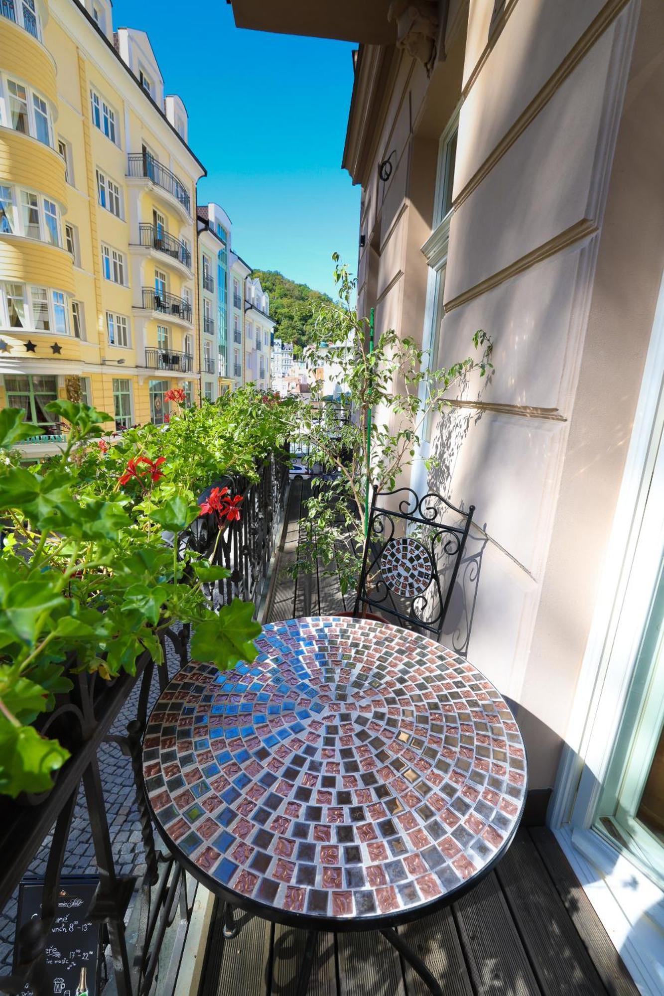 Boutique Hotel Ambiente ****+ Karlsbad Buitenkant foto